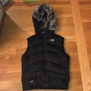 Black north face vest